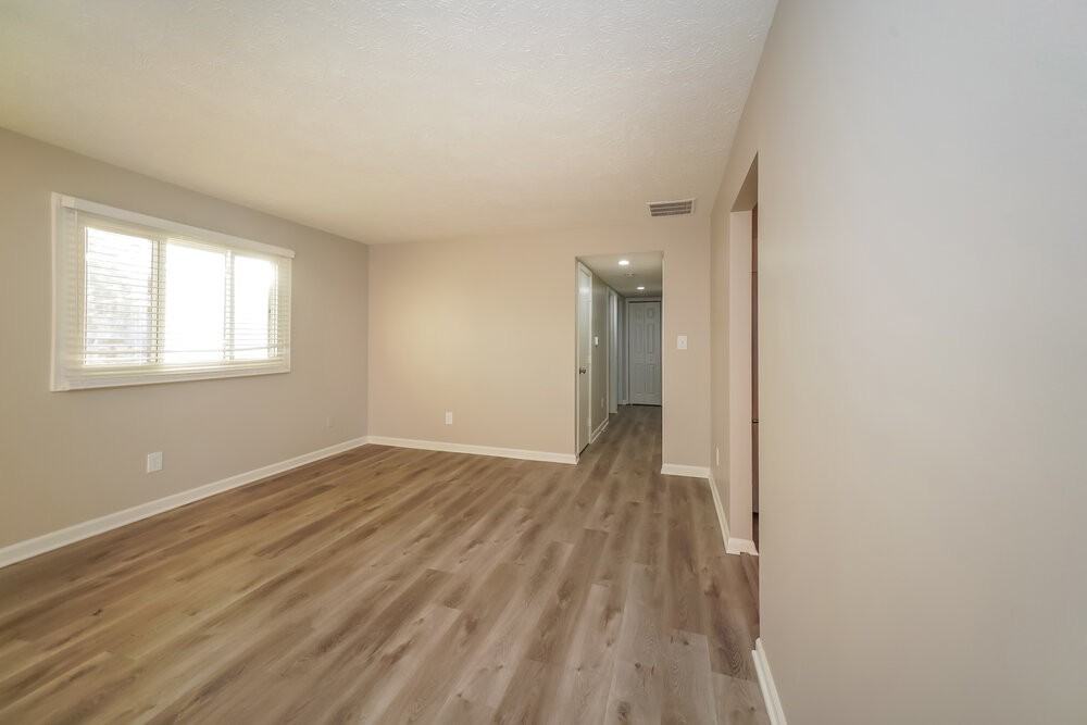 1444 Countryside Ln - Photo 4 of 16
