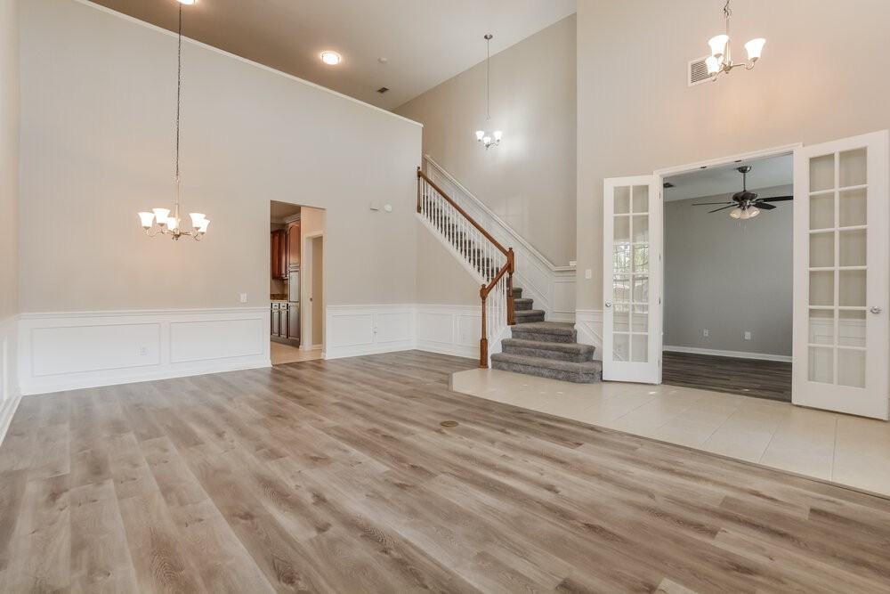 8463 Abbotsbury Dr - Photo 4 of 17