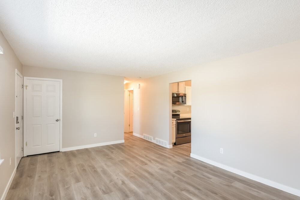 3808 E 113th Ave - Photo 4 of 17