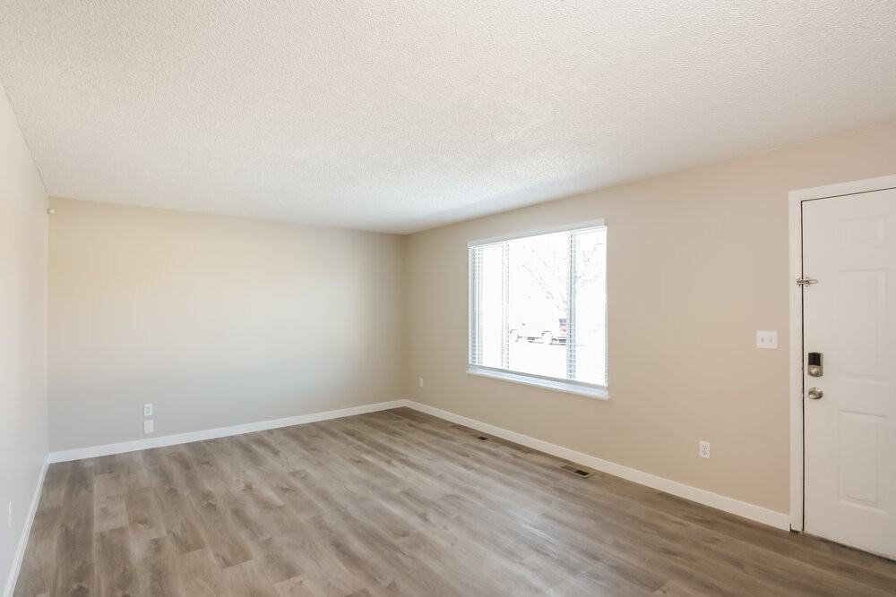 3808 E 113th Ave - Photo 6 of 17