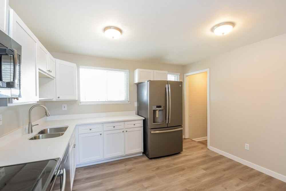 3808 E 113th Ave - Photo 7 of 17