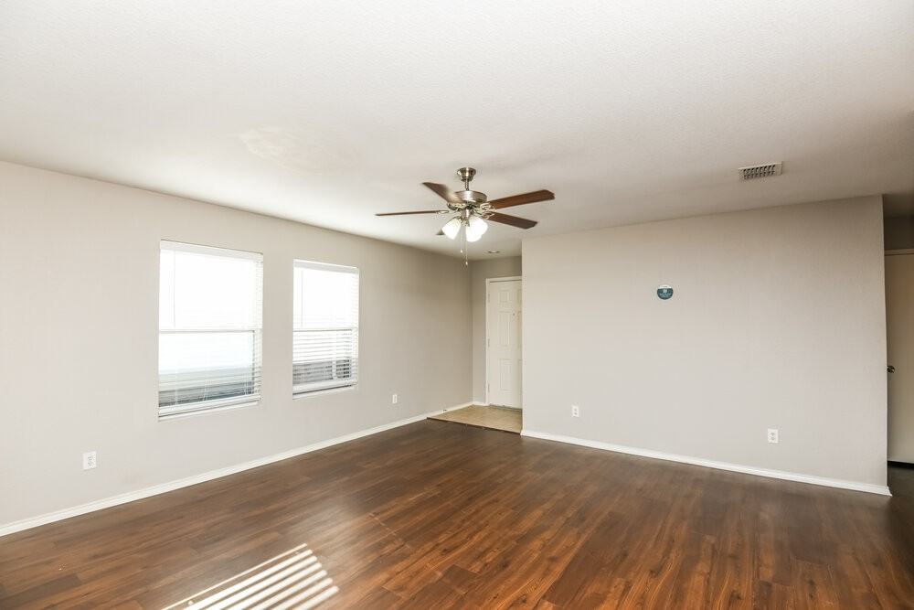 936 Poncho Ln - Photo 3 of 16