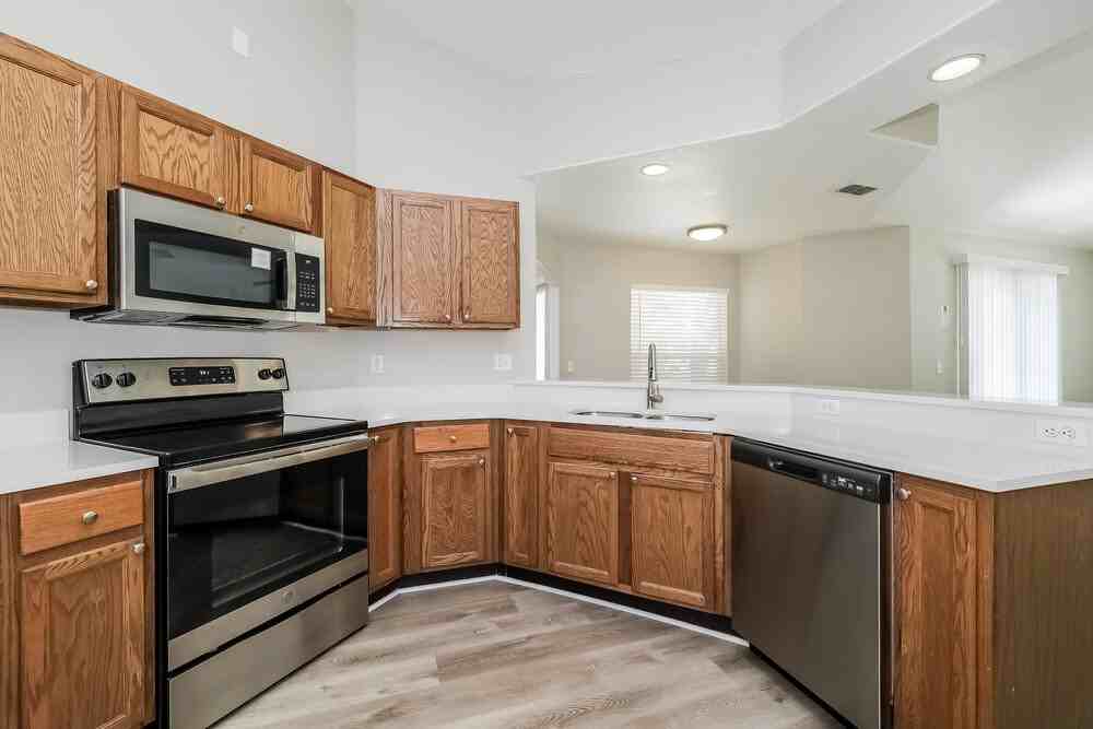 529 Hummingbird Ct - Photo 7 of 16