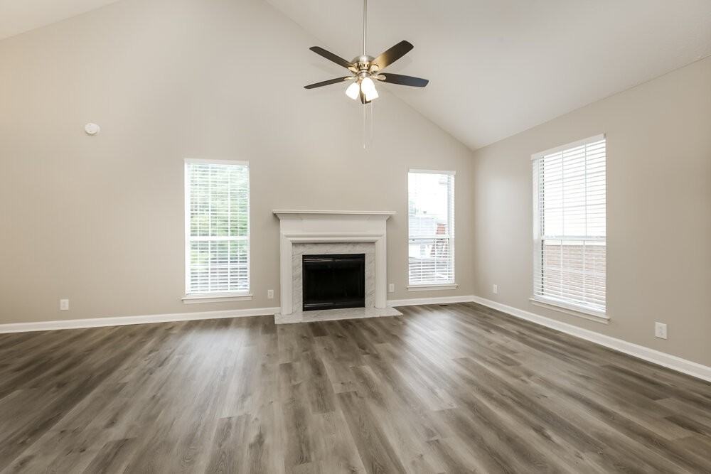 1216 Danbury Ct - Photo 3 of 16