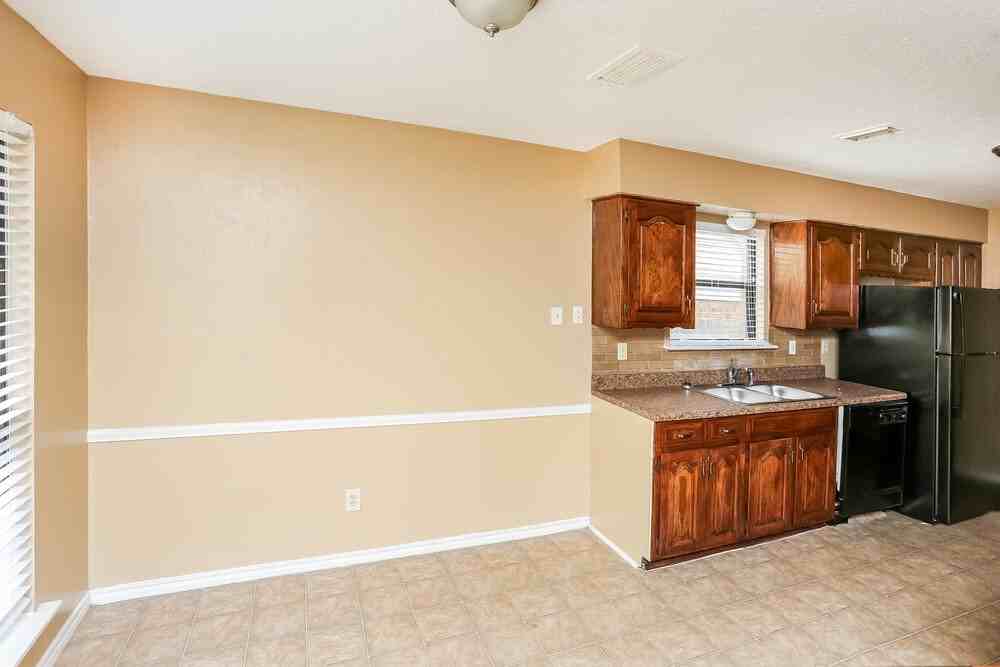 3212 Hastings St - Photo 6 of 25