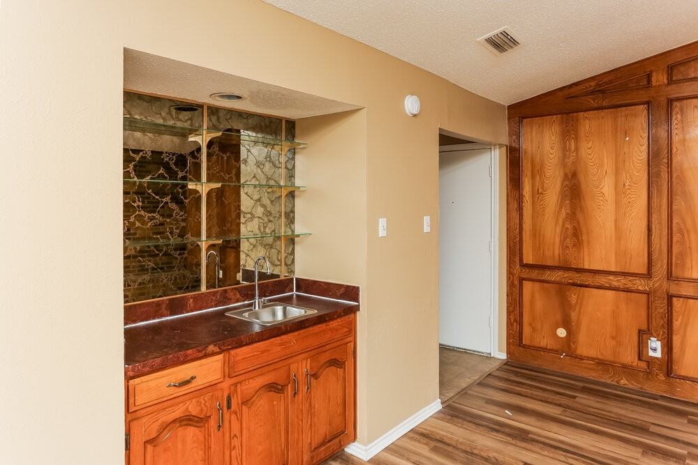 3212 Hastings St - Photo 7 of 25