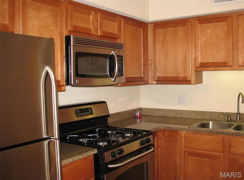 1380 Willow Brook Cove Ct - Photo 3 of 15