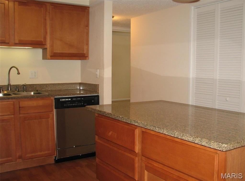 1380 Willow Brook Cove Ct - Photo 5 of 15