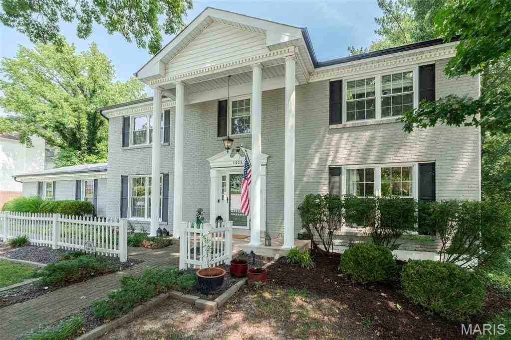1526 Candish Ln - Photo 2 of 50
