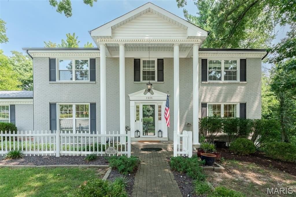 1526 Candish Ln - Photo 3 of 50