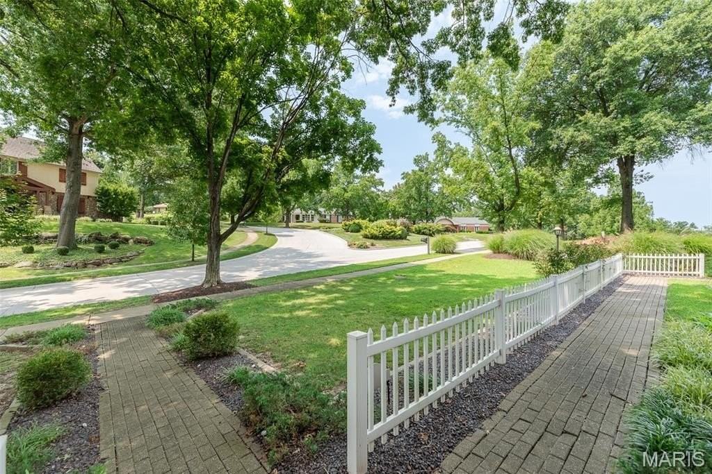 1526 Candish Ln - Photo 6 of 50