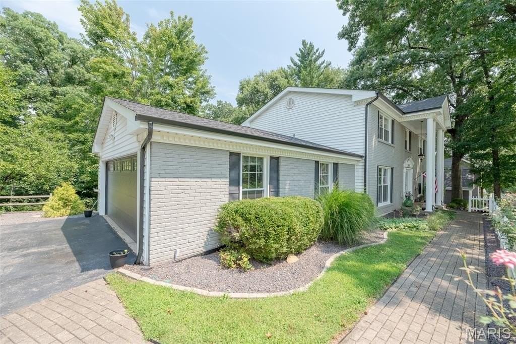 1526 Candish Ln - Photo 7 of 50
