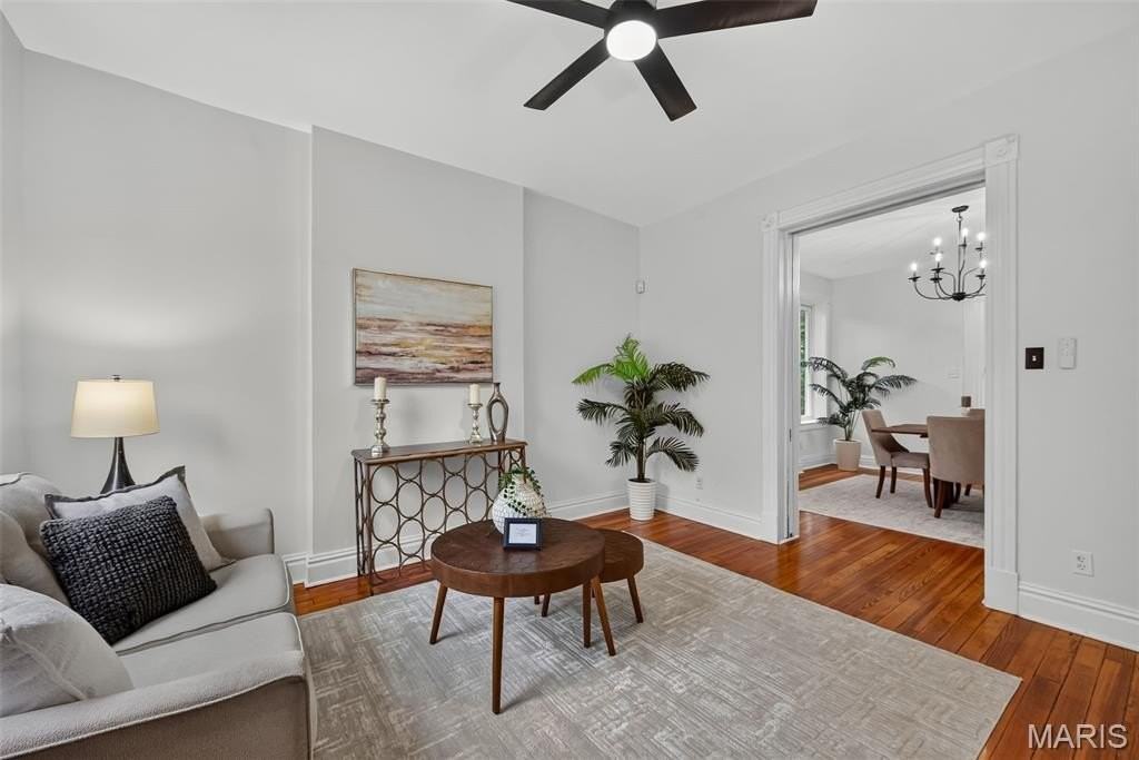 3248 California Ave - Photo 4 of 46