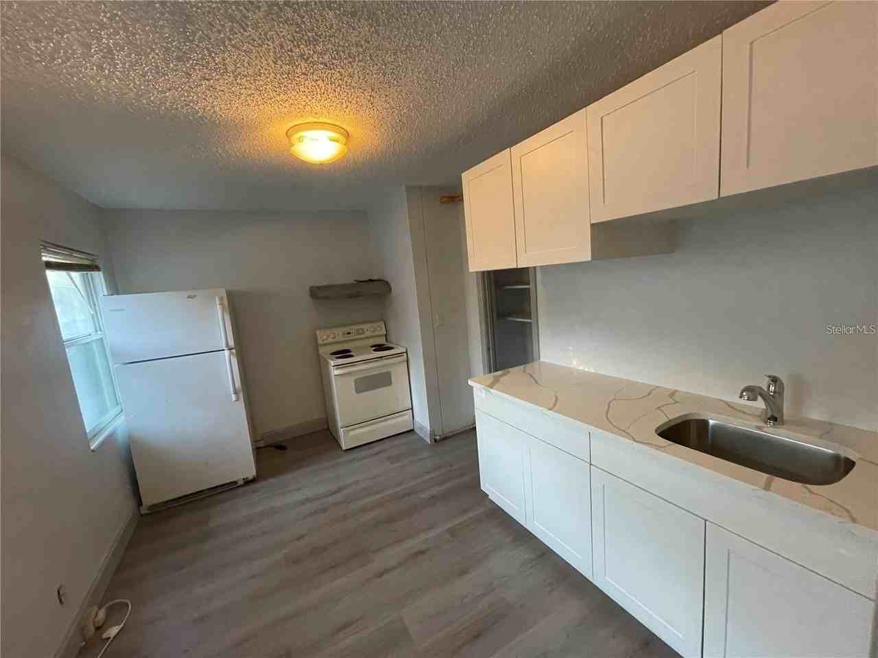 527 8th St N - Photo 6 of 15