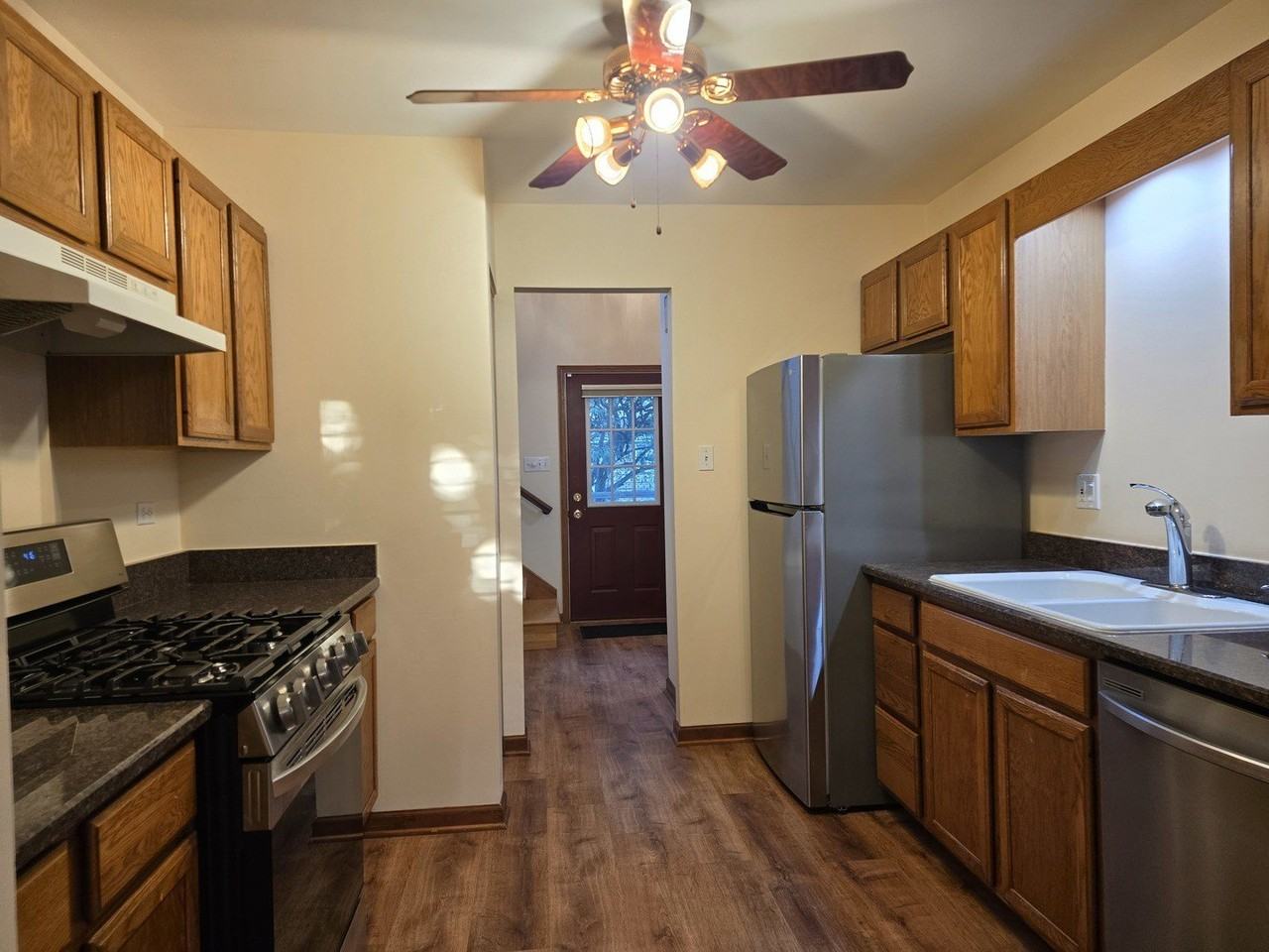 10956 S 76th Ave #E - Photo 2 of 13