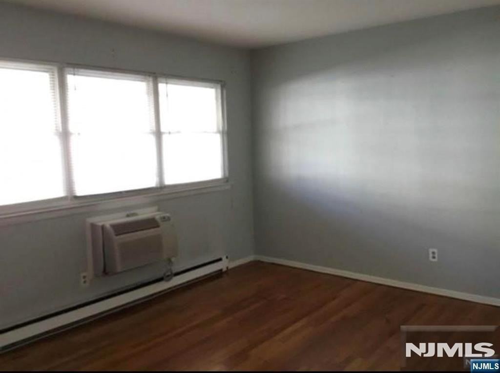 320 Elm Ave #C - Photo 6 of 12