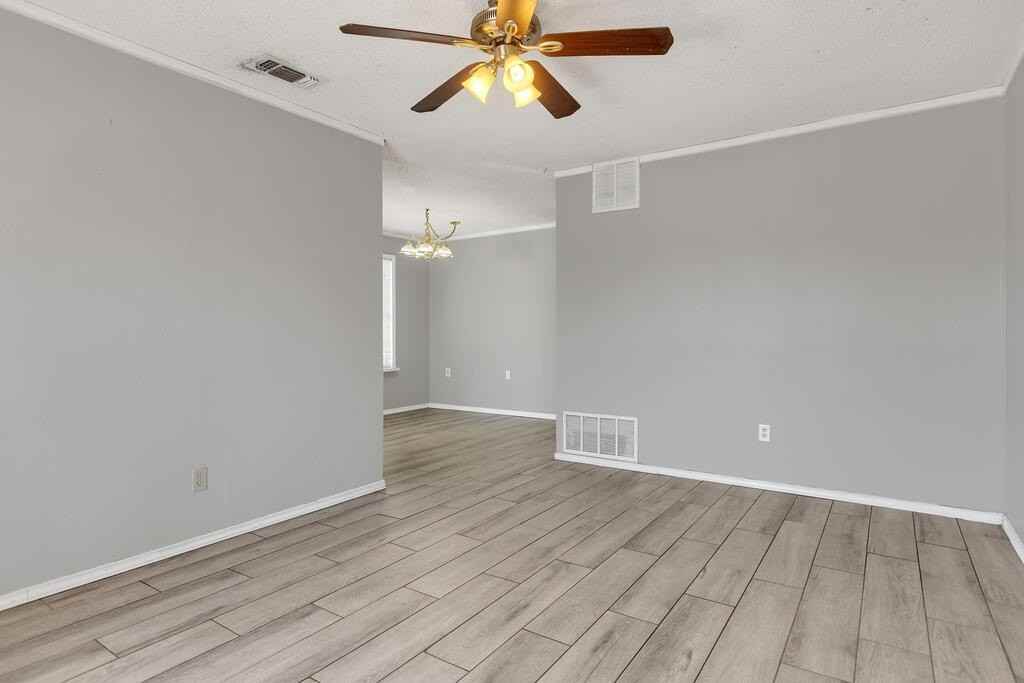 3016 W 4th St - Photo 7 of 20