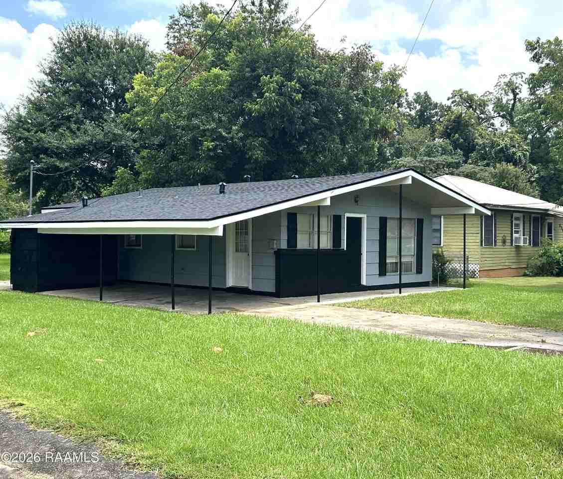 605 Choctaw Dr - Photo 3 of 20