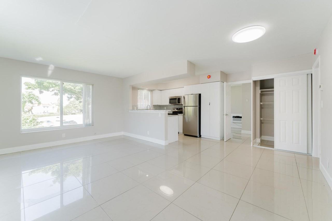 431 West Camino Real #24-25 - Photo 3 of 8