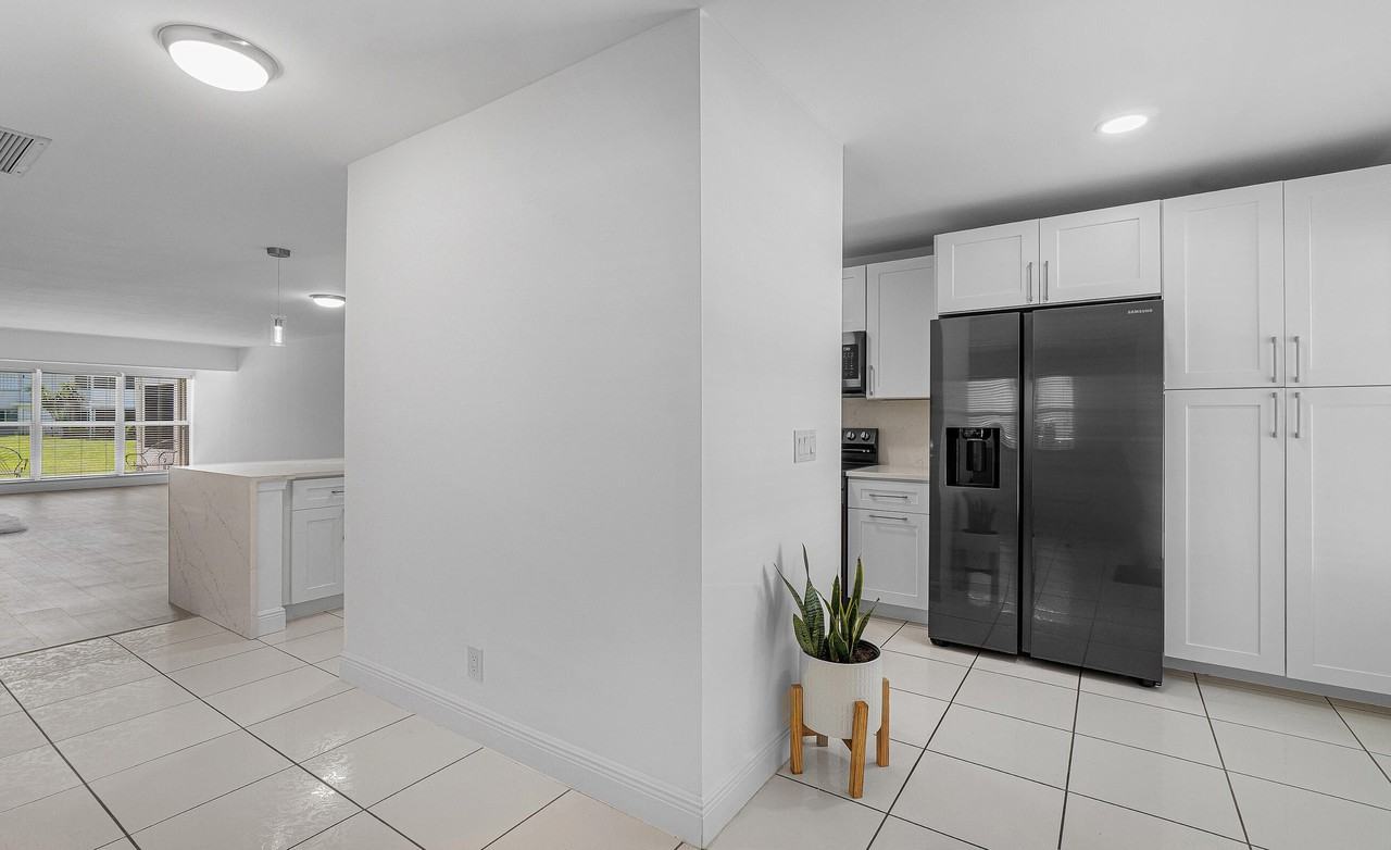 2830 Sw 13th St #101 - Photo 3 of 50