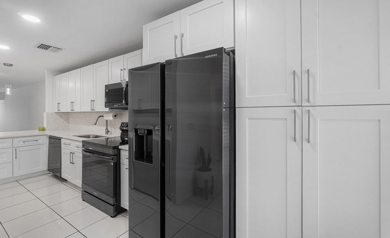 2830 Sw 13th St #101 - Photo 5 of 50