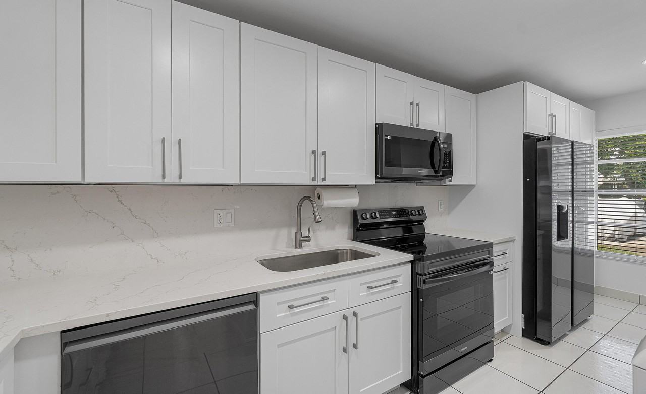 2830 Sw 13th St #101 - Photo 7 of 50
