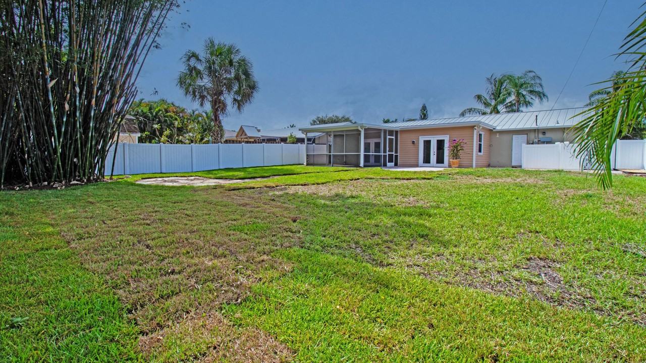 8804 Se Jardin St - Photo 5 of 50