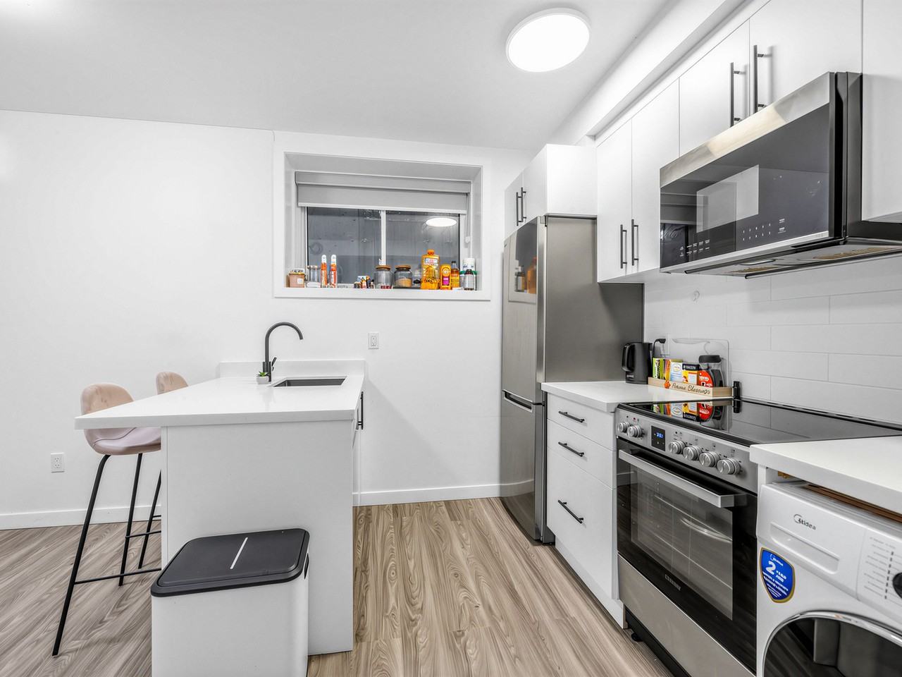 148 Glenlake Avenue #1 - Photo 3 of 23