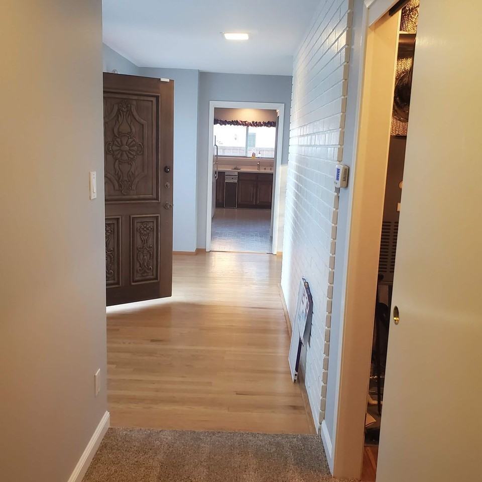 263 Donegal Way - Photo 4 of 36