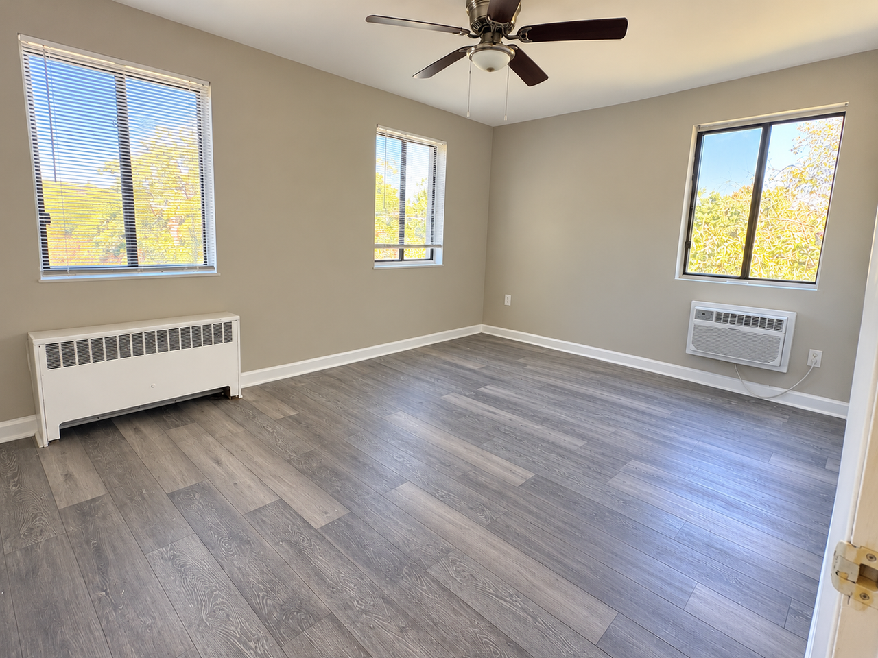 6 Galveston St Sw #301 - Photo 4 of 9