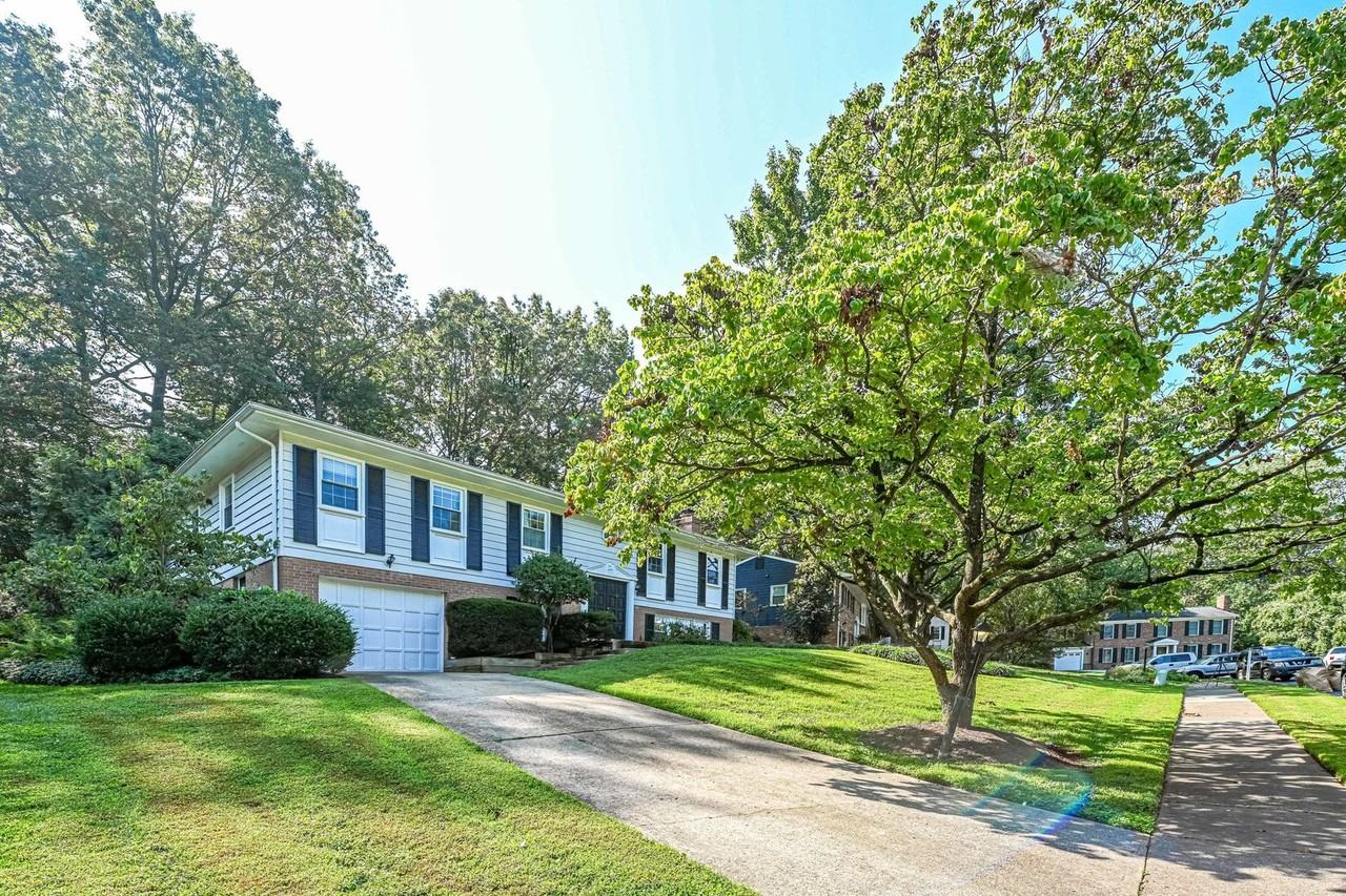 9521 Rockport Rd - Photo 2 of 46