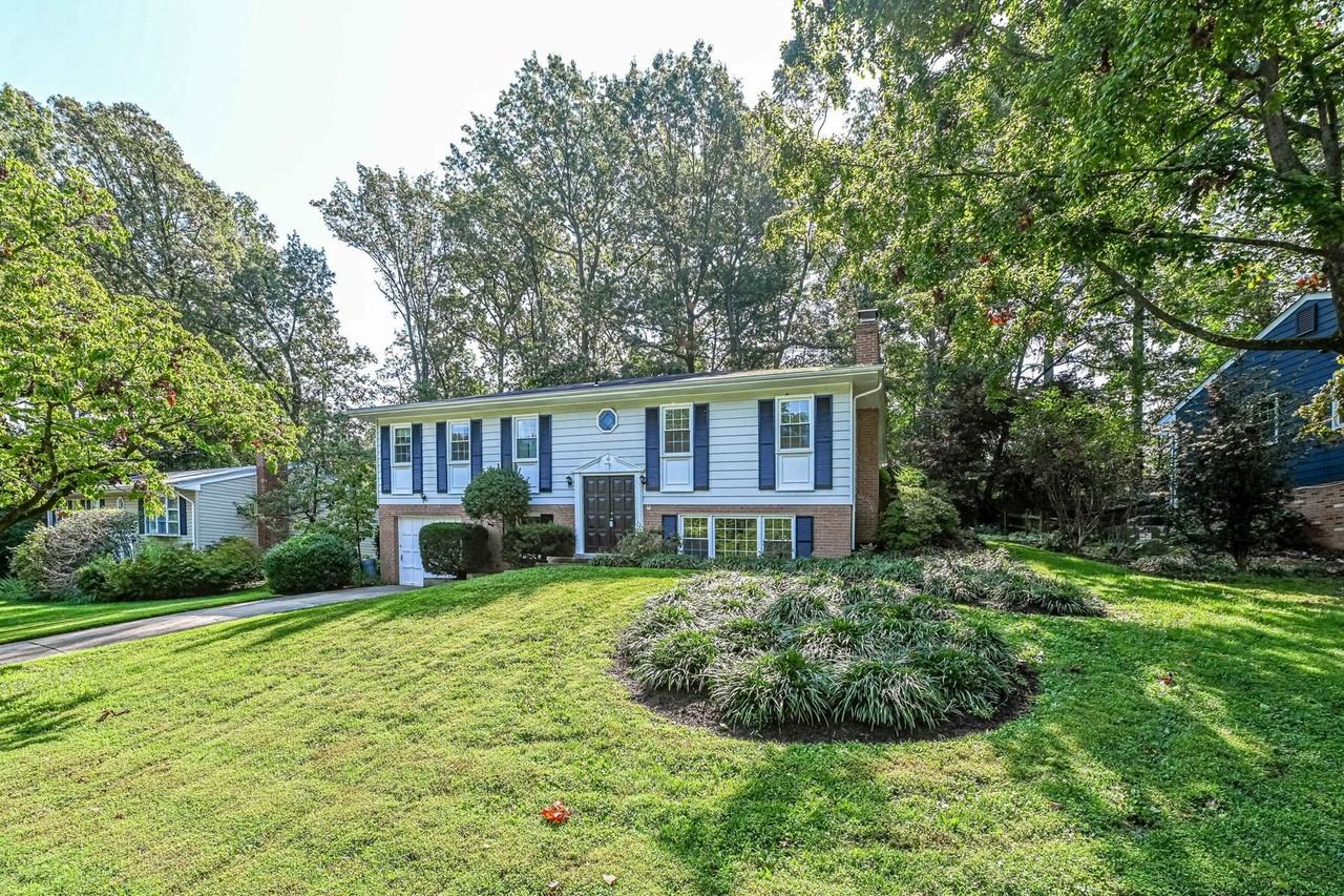 9521 Rockport Rd - Photo 4 of 46