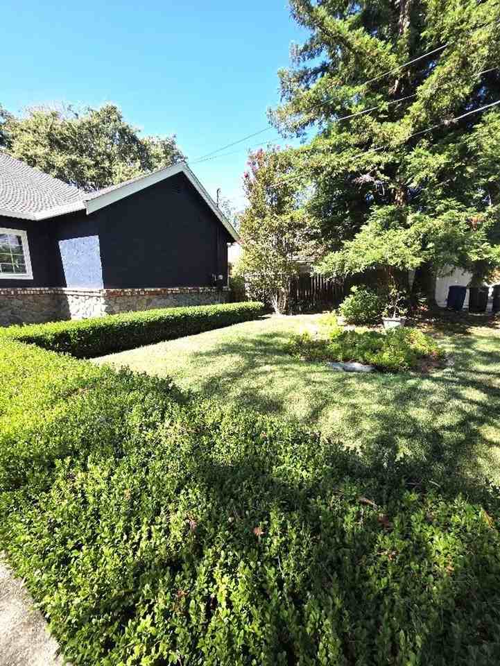 5372 Laurel Dr - Photo 4 of 28