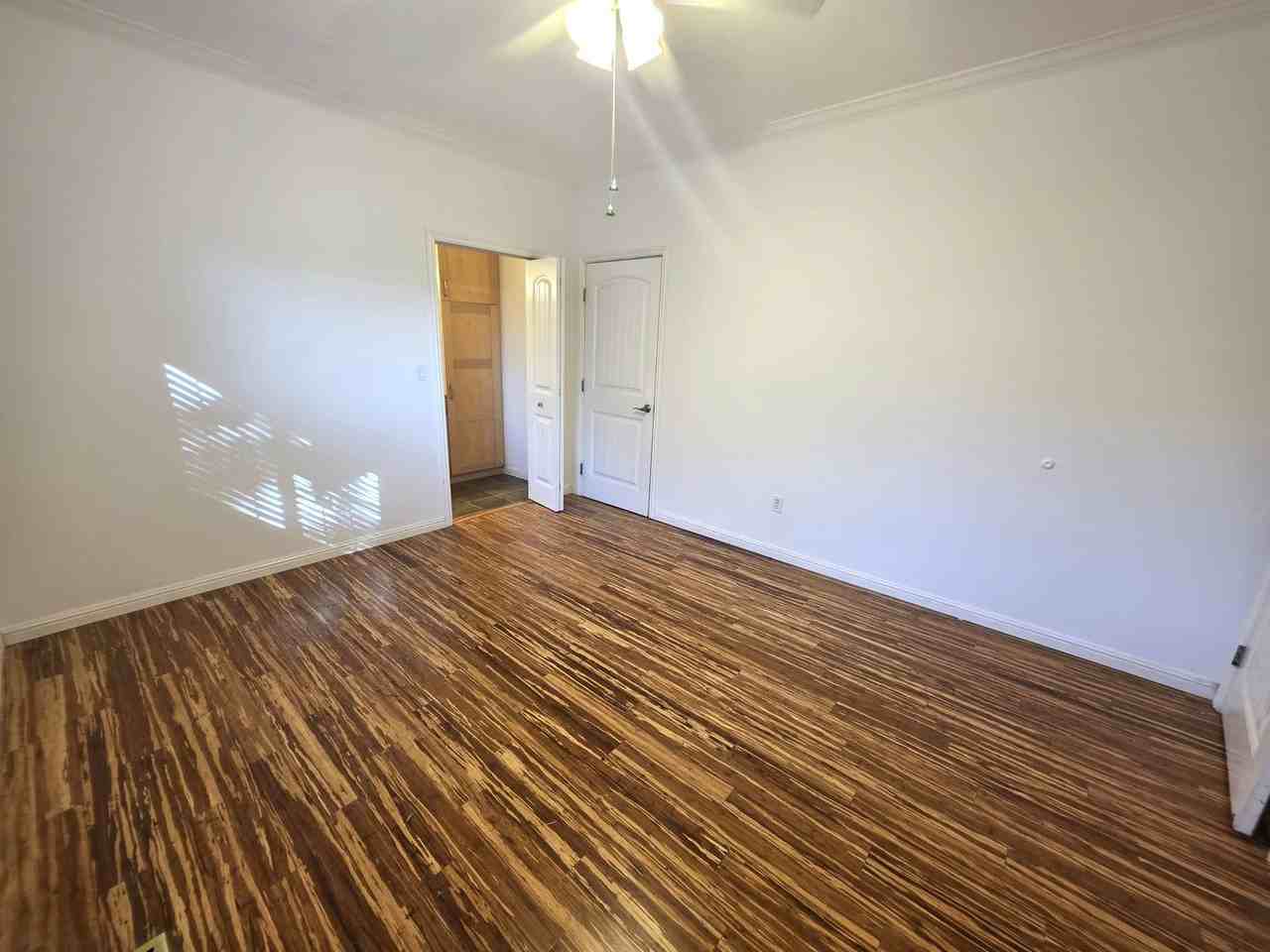 5372 Laurel Dr - Photo 7 of 28