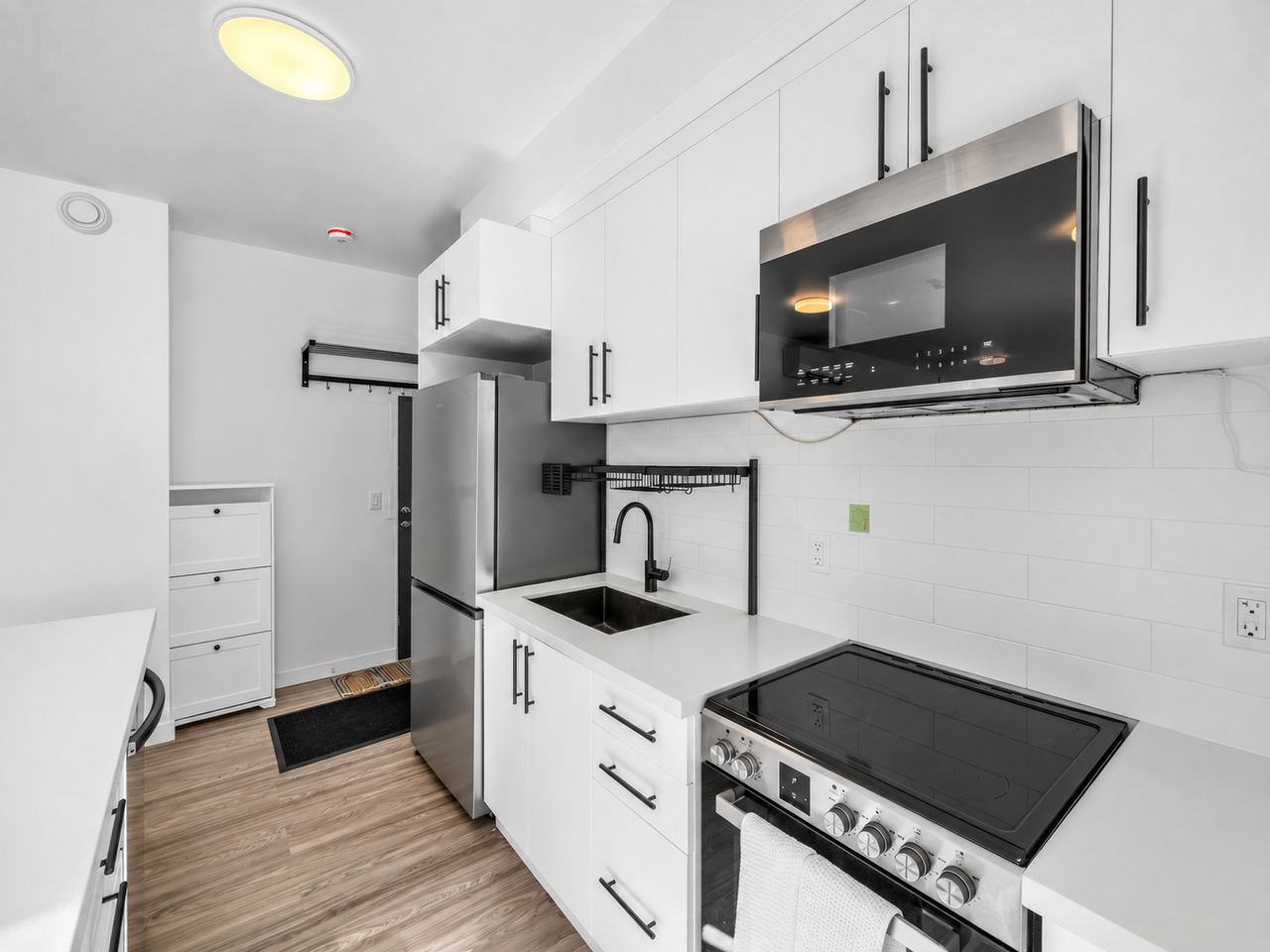 148 Glenlake Avenue #9 - Photo 5 of 25