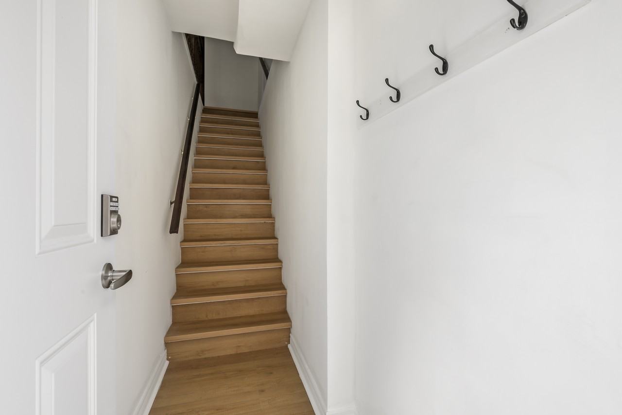 121 Melrose Avenue #3 - Photo 4 of 25