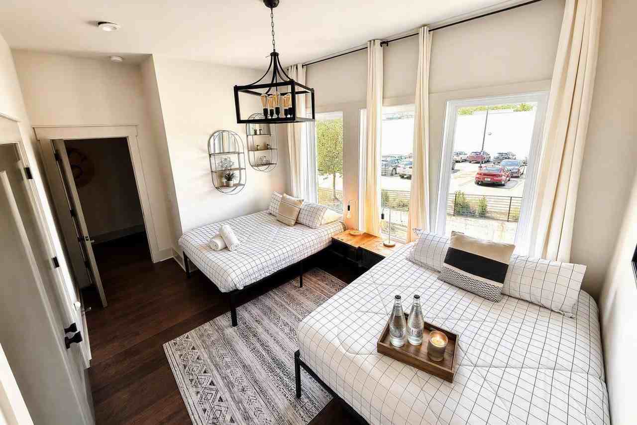 1100 Greenwood Ave #1625730P - Photo 4 of 29