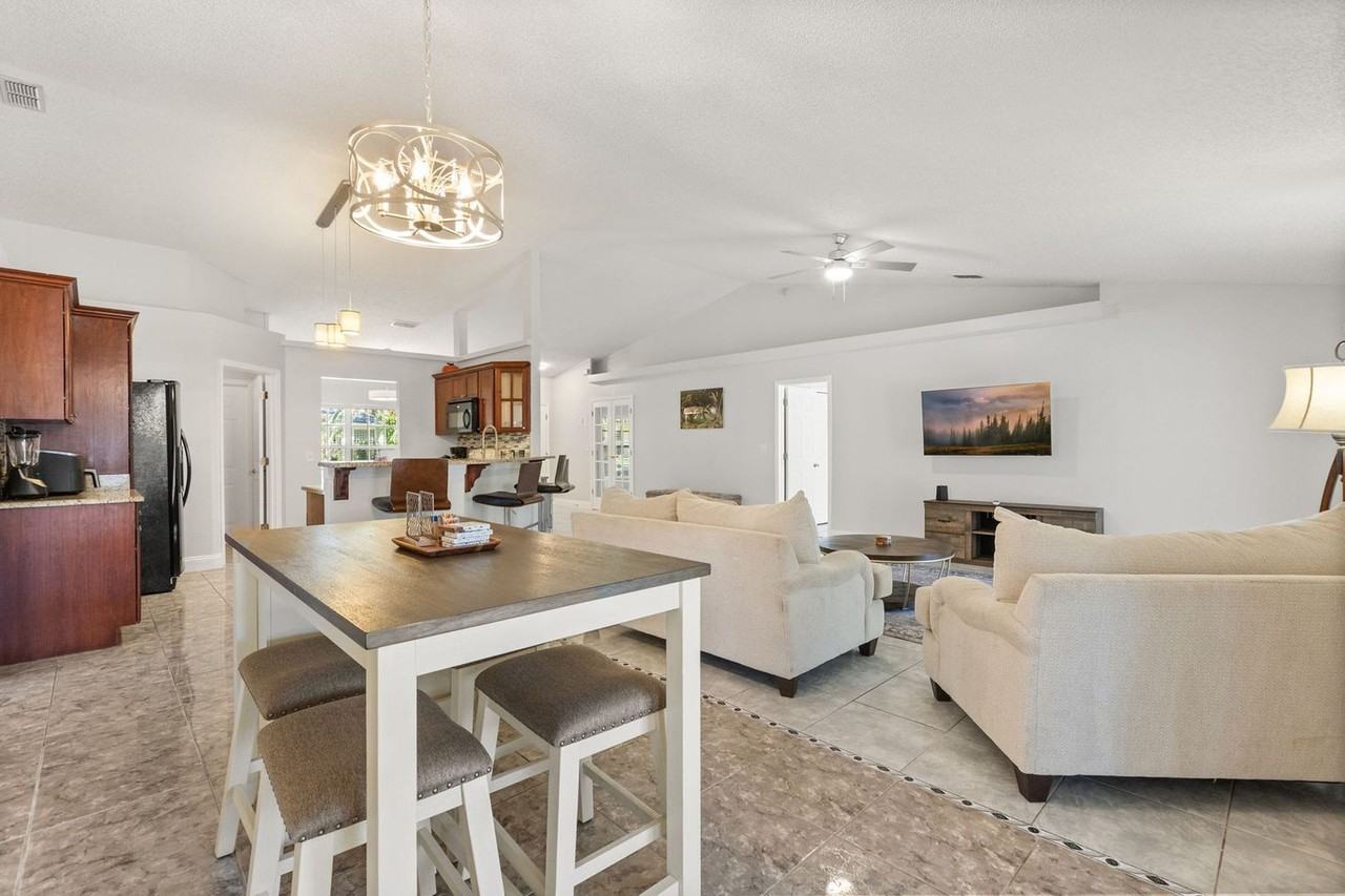 4577 Yorkshire Ln #1647031P - Photo 5 of 35