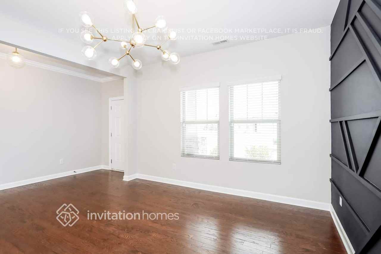 8617 Caruthers Dr - Photo 3 of 16