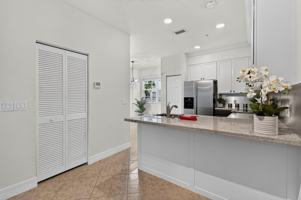 featured image of 290 Northeast 5th Avenue #4