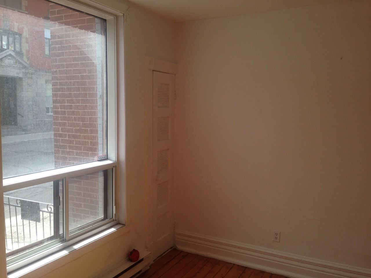 Plateau 4 1/2 Apartment for Rent - Photo 5 of 9