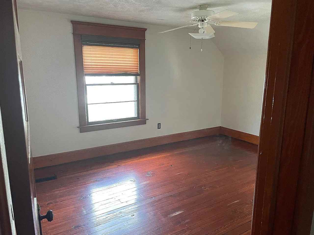 306 Clifford St. - Photo 5 of 10