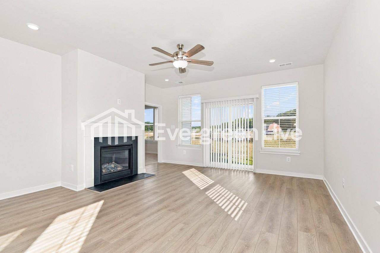 1250 Resort Blvd - Photo 3 of 16