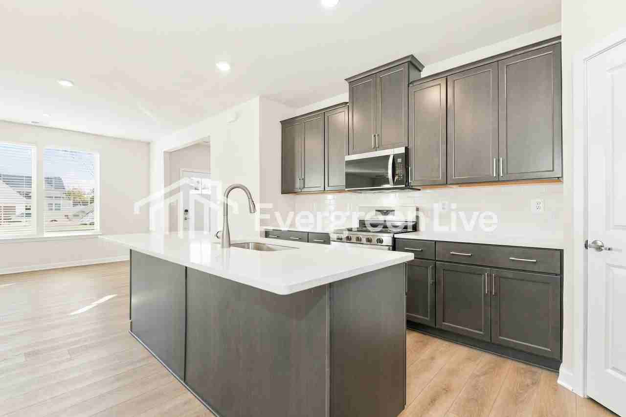 1250 Resort Blvd - Photo 4 of 16