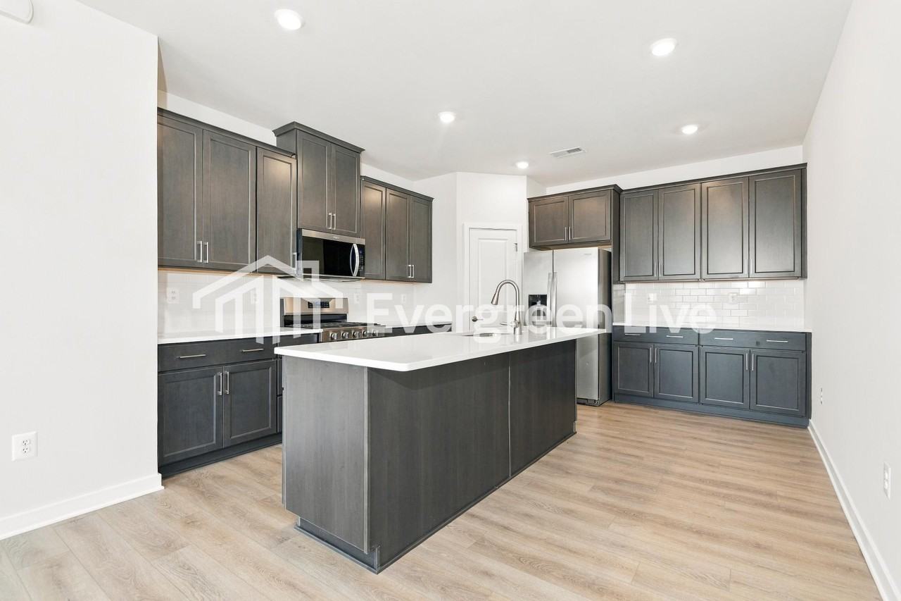 1250 Resort Blvd - Photo 5 of 16