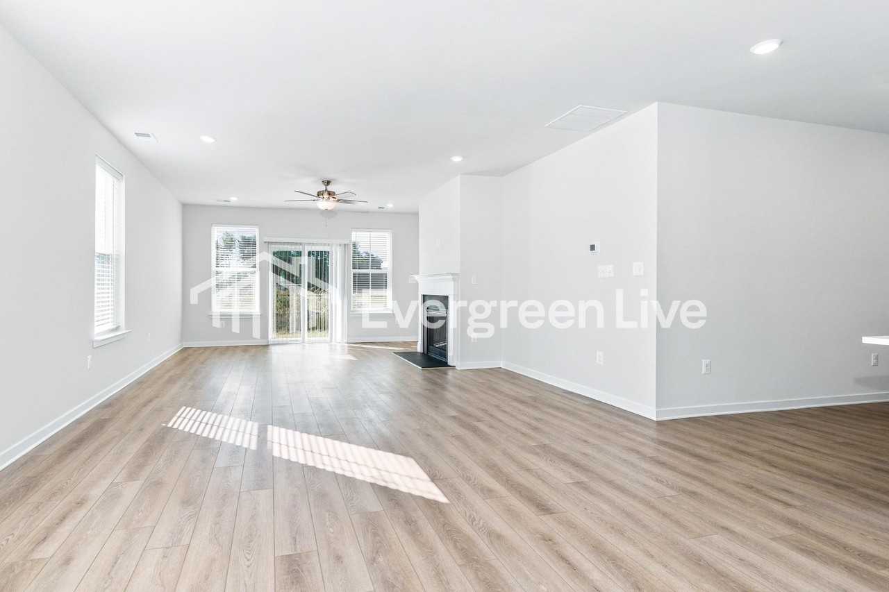1293 Resort Blvd - Photo 2 of 15