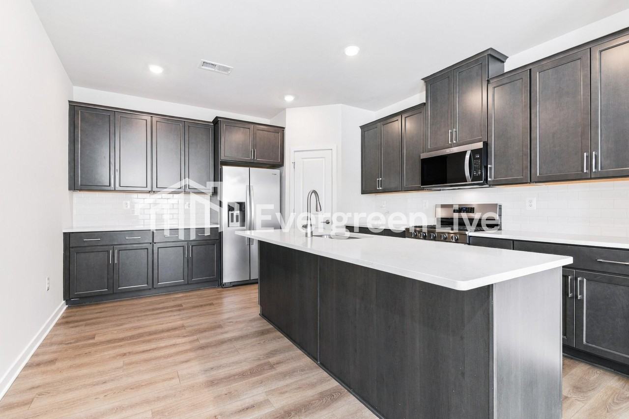 1293 Resort Blvd - Photo 5 of 15