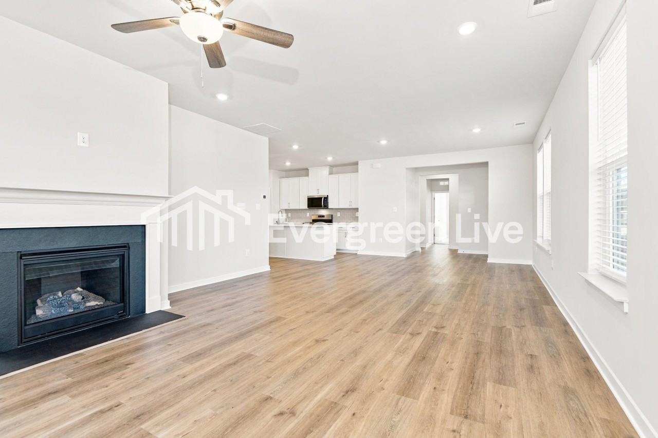 1330 Resort Blvd - Photo 2 of 15