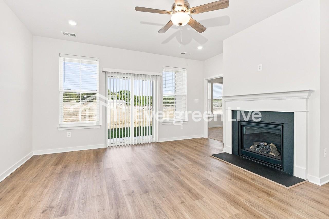 1330 Resort Blvd - Photo 3 of 15