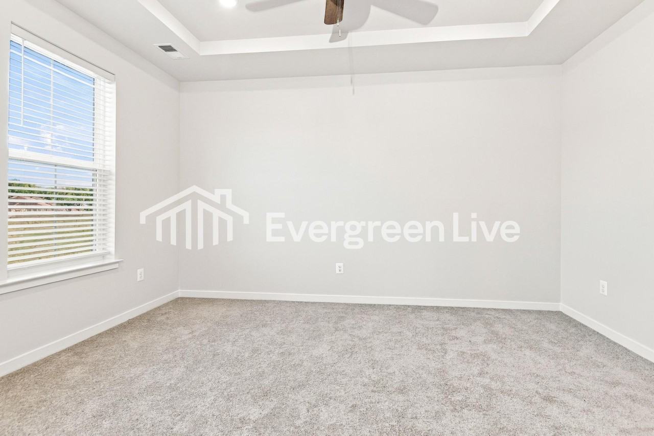 1330 Resort Blvd - Photo 7 of 15